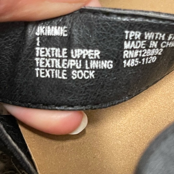 Steve Madden Girls platform sandals shoes. Youth size 1. Black - Picture 3 of 4